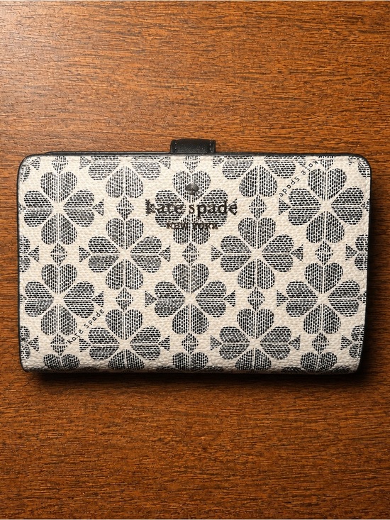 kate spade Handbags - kate spade Black & White Floral Card Wallet Case